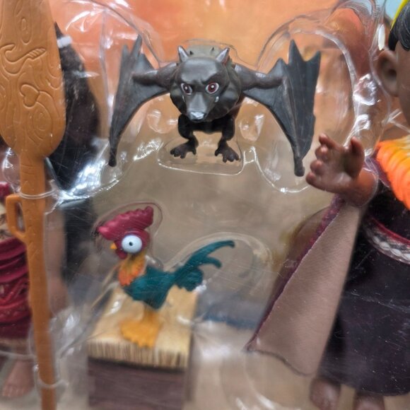 Disney Moana 2 Petite Gift Set Featuring Moana Loto Matangi & Accessories - Picture 4 of 15